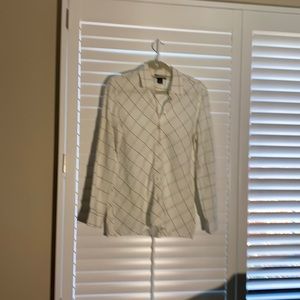 Jones of New York shirt-size medium/100% Linen